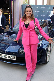 Christine Neubauer beim Alpine Cocktail anlässlich der Eröffnung des Alpine Showrooms in der Motorworld in München (©Foto: Martin Schmitz)